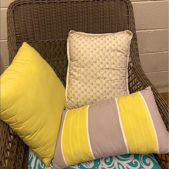 Pillows (3) set